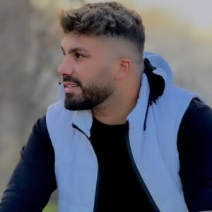 دانلود آهنگ فرشاد کلوانی می دلبر چی کاریزما دارنه دلبر