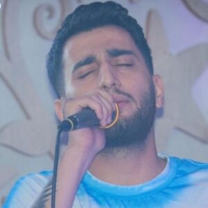 دانلود آهنگ علیرضا باباجانی من اون بشکسته بالمه که دارمه شوق پرواز