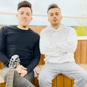 دانلود آهنگ ابی عالی عرق ره ونه لیوانی بخردن