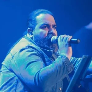 دانلود آهنگ رضا صادقی دلخوشی ساده